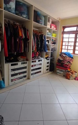 Casa à venda com 200m², 3 quartos e 2 vagas Casa à venda com 200m², 3 quartos e 2 vagasQuarto 3