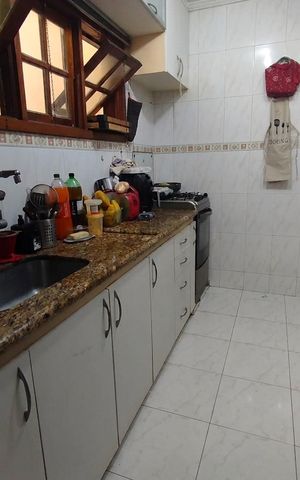 Casa à venda com 200m², 3 quartos e 2 vagas Casa à venda com 200m², 3 quartos e 2 vagasCozinha