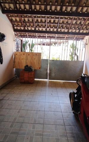 Casa à venda com 200m², 3 quartos e 2 vagas Casa à venda com 200m², 3 quartos e 2 vagasGaragem
