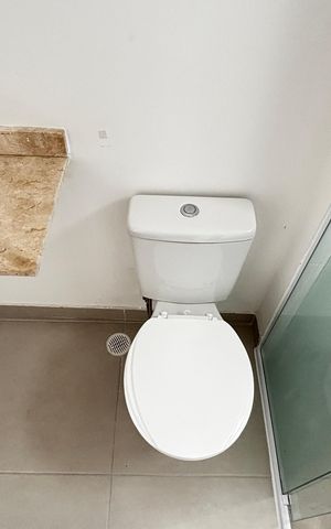 Apartamento à venda com 64m², 2 quartos e 1 vaga Apartamento à venda com 64m², 2 quartos e 1 vagaBanheiro