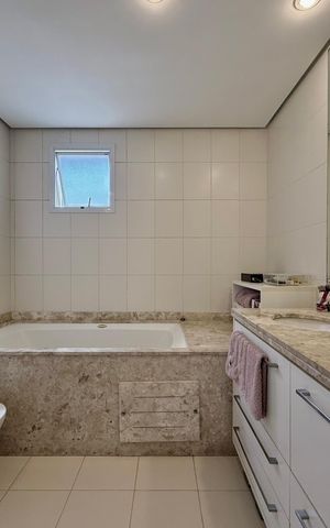 Apartamento à venda com 169m², 3 quartos e 3 vagas Apartamento à venda com 169m², 3 quartos e 3 vagasBanheiro Suíte 3