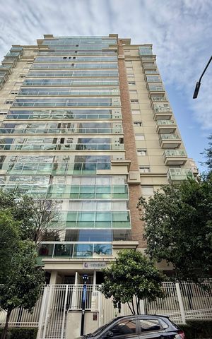 Apartamento à venda com 169m², 3 quartos e 3 vagas Apartamento à venda com 169m², 3 quartos e 3 vagasFachada