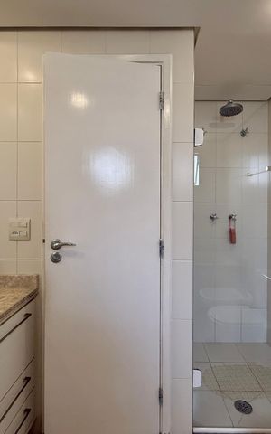 Apartamento à venda com 169m², 3 quartos e 3 vagas Apartamento à venda com 169m², 3 quartos e 3 vagasBanheiro Suíte 3