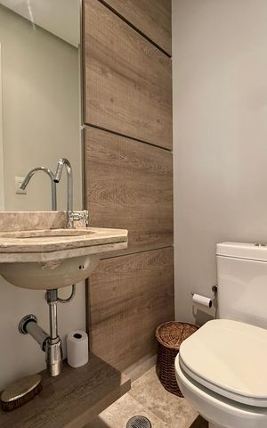 Apartamento à venda com 169m², 3 quartos e 3 vagas Apartamento à venda com 169m², 3 quartos e 3 vagasLavabo