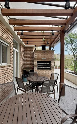Apartamento à venda com 169m², 3 quartos e 3 vagas Apartamento à venda com 169m², 3 quartos e 3 vagasChurrasqueira