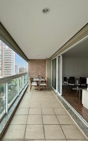 Apartamento à venda com 169m², 3 quartos e 3 vagas Apartamento à venda com 169m², 3 quartos e 3 vagasSacada