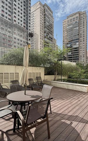Apartamento à venda com 169m², 3 quartos e 3 vagas Apartamento à venda com 169m², 3 quartos e 3 vagasÁrea Piscina