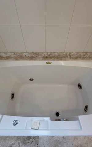 Apartamento à venda com 169m², 3 quartos e 3 vagas Apartamento à venda com 169m², 3 quartos e 3 vagasBanheiro Suíte 3