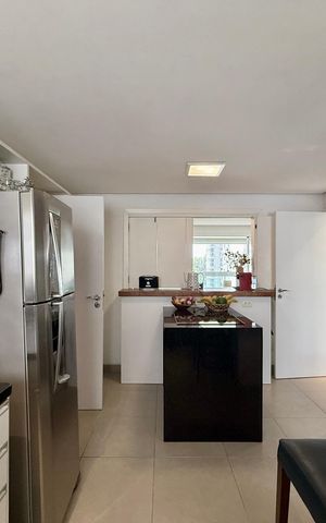 Apartamento à venda com 169m², 3 quartos e 3 vagas Apartamento à venda com 169m², 3 quartos e 3 vagasCozinha