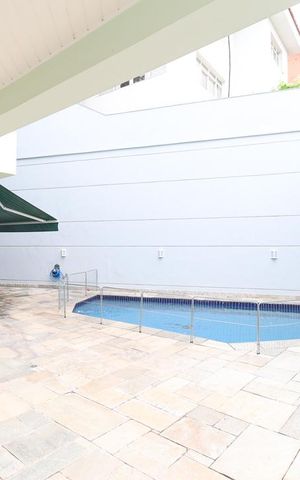 Casa de condomínio à venda com 400m², 4 quartos e 6 vagas