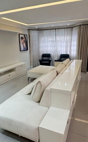 Casa à venda com 420m², 3 quartos e 5 vagasSala