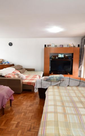 Casa de condomínio à venda com 483m², 3 quartos e 4 vagasSala