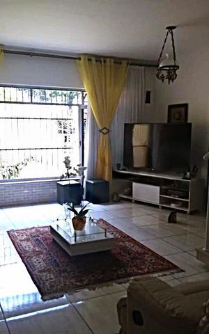 Casa à venda com 230m², 3 quartos e 6 vagas