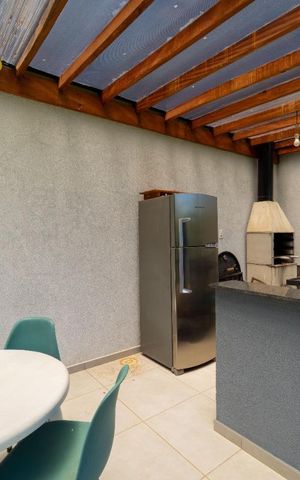 Casa de condomínio à venda com 176m², 3 quartos e 3 vagasÁrea externa