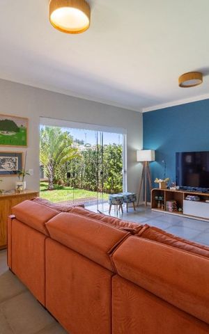 Casa de condomínio à venda com 176m², 3 quartos e 3 vagasSala