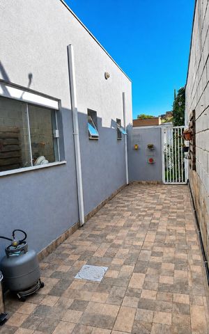 Casa de condomínio à venda com 176m², 3 quartos e 3 vagasÁrea externa