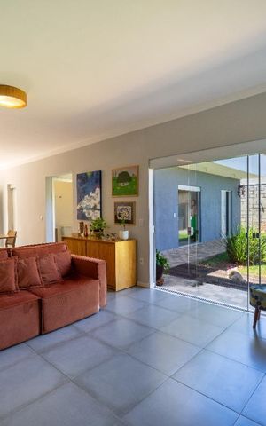 Casa de condomínio à venda com 176m², 3 quartos e 3 vagasSala