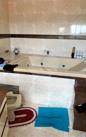 Casa à venda com 200m², 3 quartos e 2 vagas