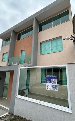 Casa à venda com 450m², 4 quartos e 4 vagasFachada + placa