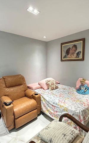 Casa à venda com 450m², 4 quartos e 4 vagasQuarto 4 - Suíte