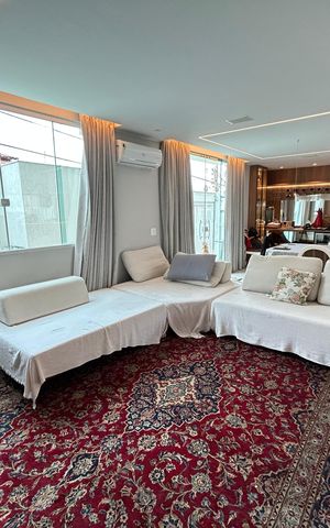 Casa à venda com 450m², 4 quartos e 4 vagasSala