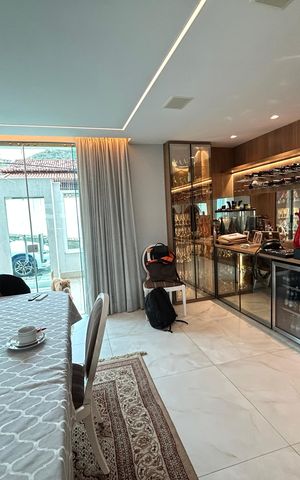 Casa à venda com 450m², 4 quartos e 4 vagasSala