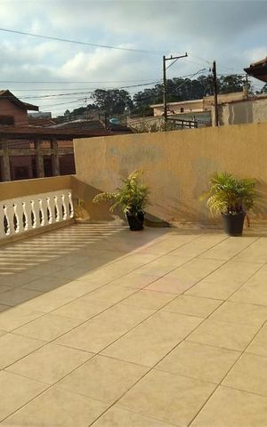 Casa à venda com 100m², 3 quartos e 2 vagas