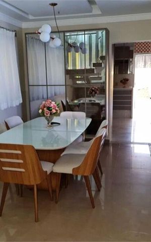 Casa à venda com 300m², 3 quartos e 2 vagas