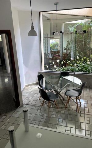 Casa à venda com 322m², 4 quartos e 5 vagas