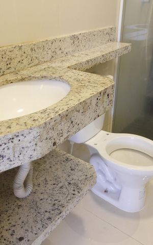 Apartamento para alugar com 89m², 2 quartos e sem vagaBanheiro da Suíte