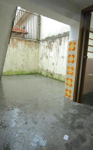Casa à venda com 130m², 2 quartos e 1 vagaÁrea de serviço 