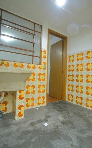 Casa à venda com 130m², 2 quartos e 1 vagaÁrea de serviço 