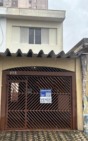 Casa à venda com 130m², 2 quartos e 1 vagaFachada 