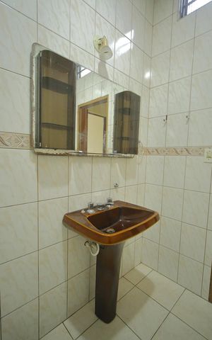 Casa à venda com 130m², 2 quartos e 1 vagaBanheiro 