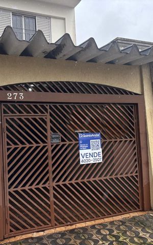 Casa à venda com 130m², 2 quartos e 1 vagaFachada 