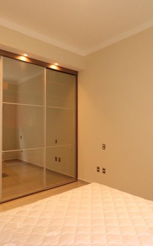 Casa de condomínio para alugar com 230m², 4 quartos e 2 vagas Casa de condomínio para alugar com 230m², 4 quartos e 2 vagasSuíte