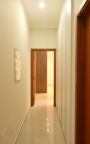 Casa de condomínio para alugar com 230m², 4 quartos e 2 vagas Casa de condomínio para alugar com 230m², 4 quartos e 2 vagasCorredor