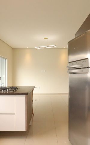 Casa de condomínio para alugar com 230m², 4 quartos e 2 vagas Casa de condomínio para alugar com 230m², 4 quartos e 2 vagasCozinha