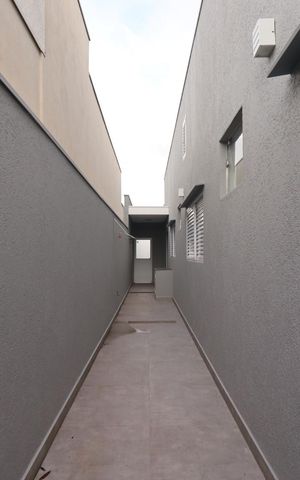 Casa de condomínio para alugar com 230m², 4 quartos e 2 vagas Casa de condomínio para alugar com 230m², 4 quartos e 2 vagasCorredor serviço