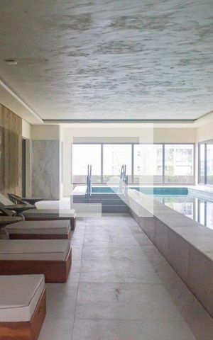 Apartamento à venda com 142m², 3 quartos e 2 vagas Apartamento à venda com 142m², 3 quartos e 2 vagasÁrea comum - Piscina