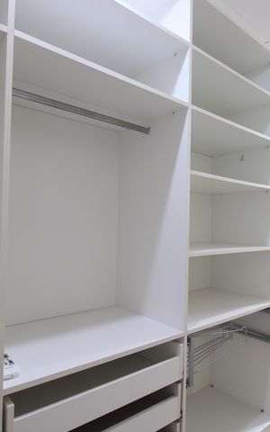 Casa de condomínio para alugar com 350m², 4 quartos e 2 vagasSuíte - Closet