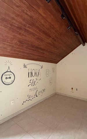 Casa de condomínio para alugar com 350m², 4 quartos e 2 vagas Casa de condomínio para alugar com 350m², 4 quartos e 2 vagasSótão