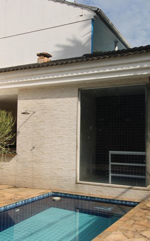 Casa de condomínio para alugar com 350m², 4 quartos e 2 vagasSauna