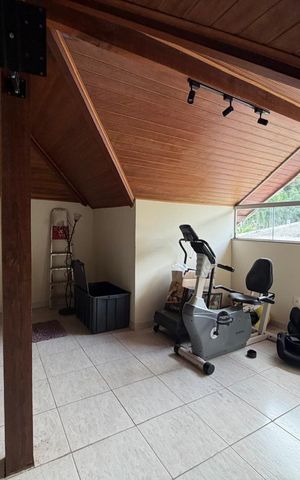 Casa de condomínio para alugar com 350m², 4 quartos e 2 vagas Casa de condomínio para alugar com 350m², 4 quartos e 2 vagasSótão