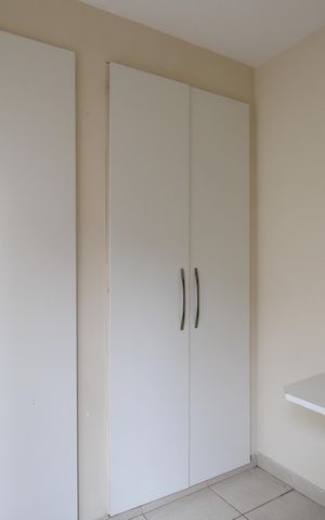 Casa de condomínio para alugar com 350m², 4 quartos e 2 vagasÁrea de serviço