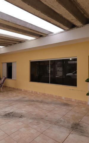 Casa à venda com 177m², 3 quartos e 3 vagasGaragem