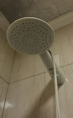 Casa à venda com 177m², 3 quartos e 3 vagasBanheiro 2