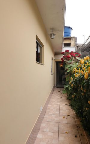 Casa à venda com 177m², 3 quartos e 3 vagasCorredor externo