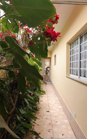 Casa à venda com 177m², 3 quartos e 3 vagasCorredor externo