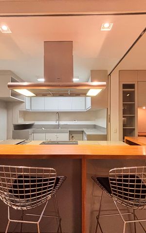Apartamento à venda com 146m², 3 quartos e 2 vagas Apartamento à venda com 146m², 3 quartos e 2 vagasCozinha
